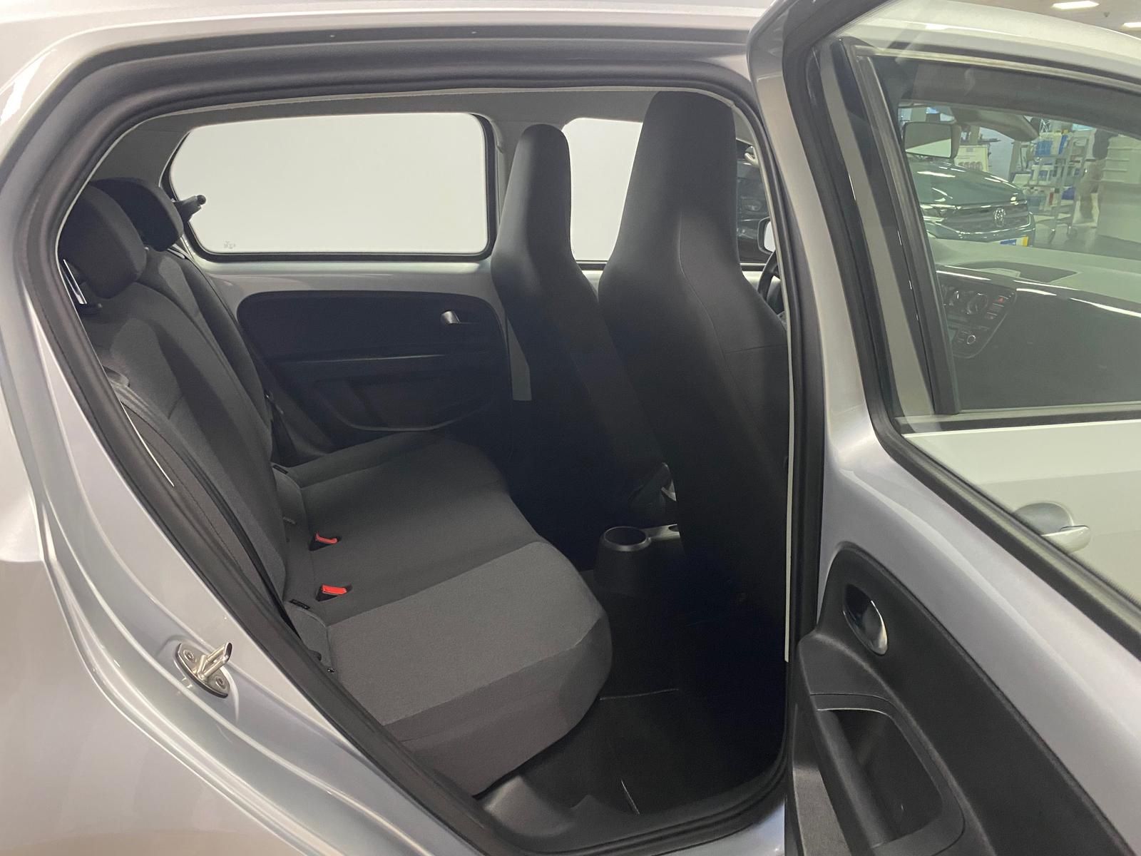 Fahrzeugabbildung Volkswagen up! move up! KLIMA+PDC+SITZHEIZ+Metallic+Allwett