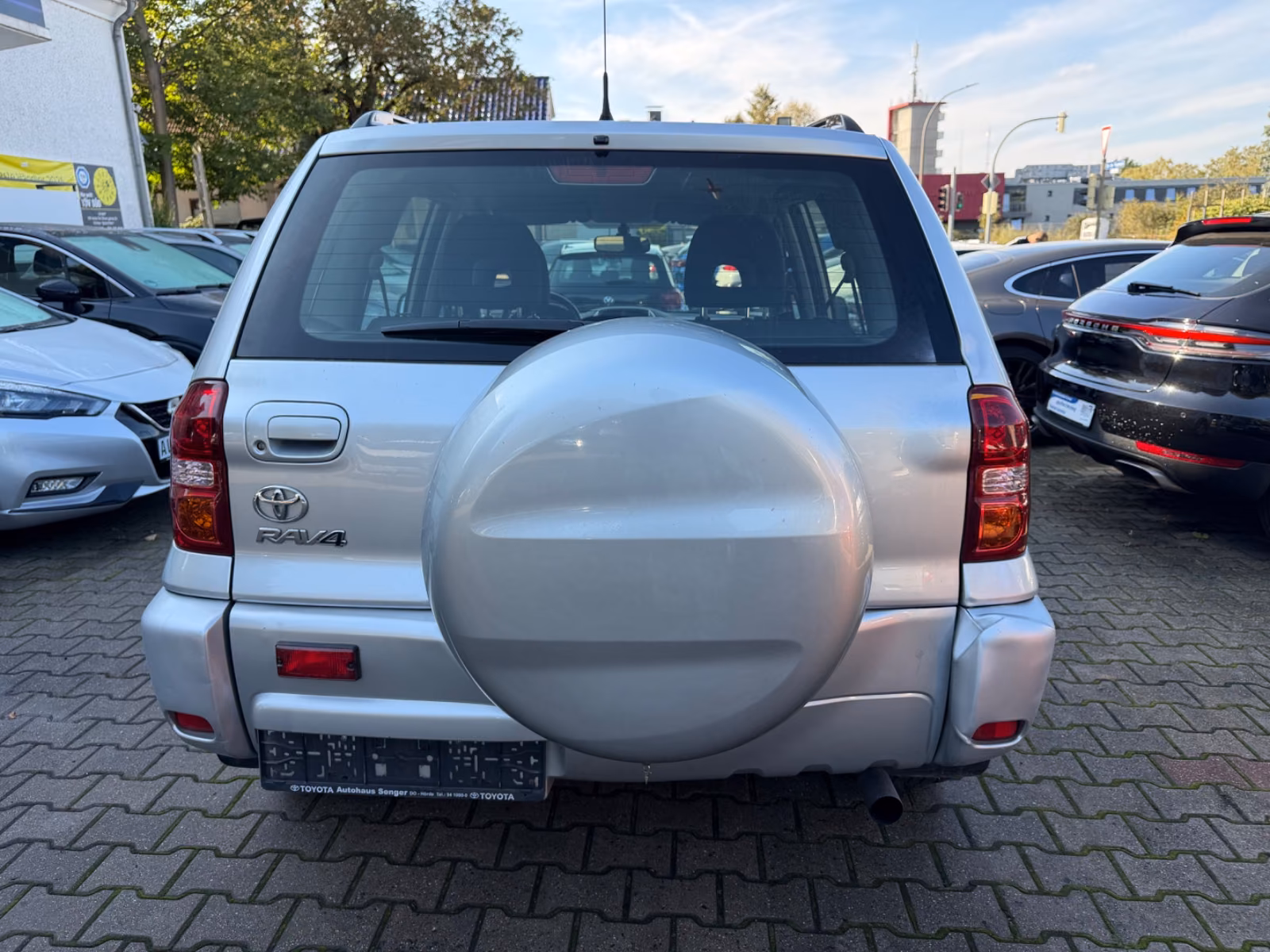 TOYOTA RAV4 - 2.0 D-4D  4X4 - 116 CV - BVM - VOLANT CUIR