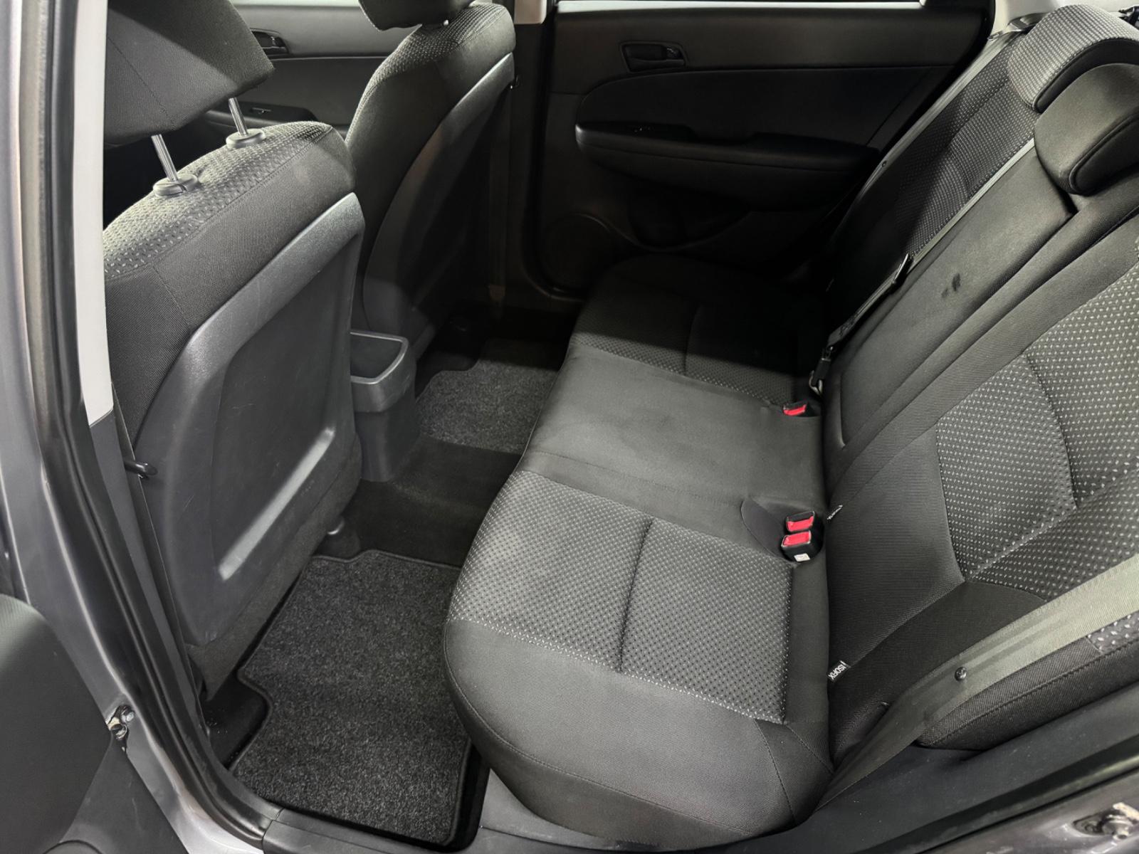 Hyundai i30 2012 — photo 21