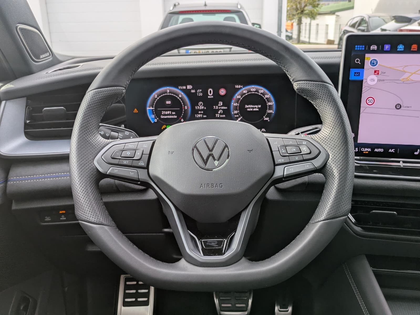 Fahrzeugabbildung Volkswagen Tayron 2.0 TDI 4M R-Line 7Si*MATRIX*AHK*PANO*HUD