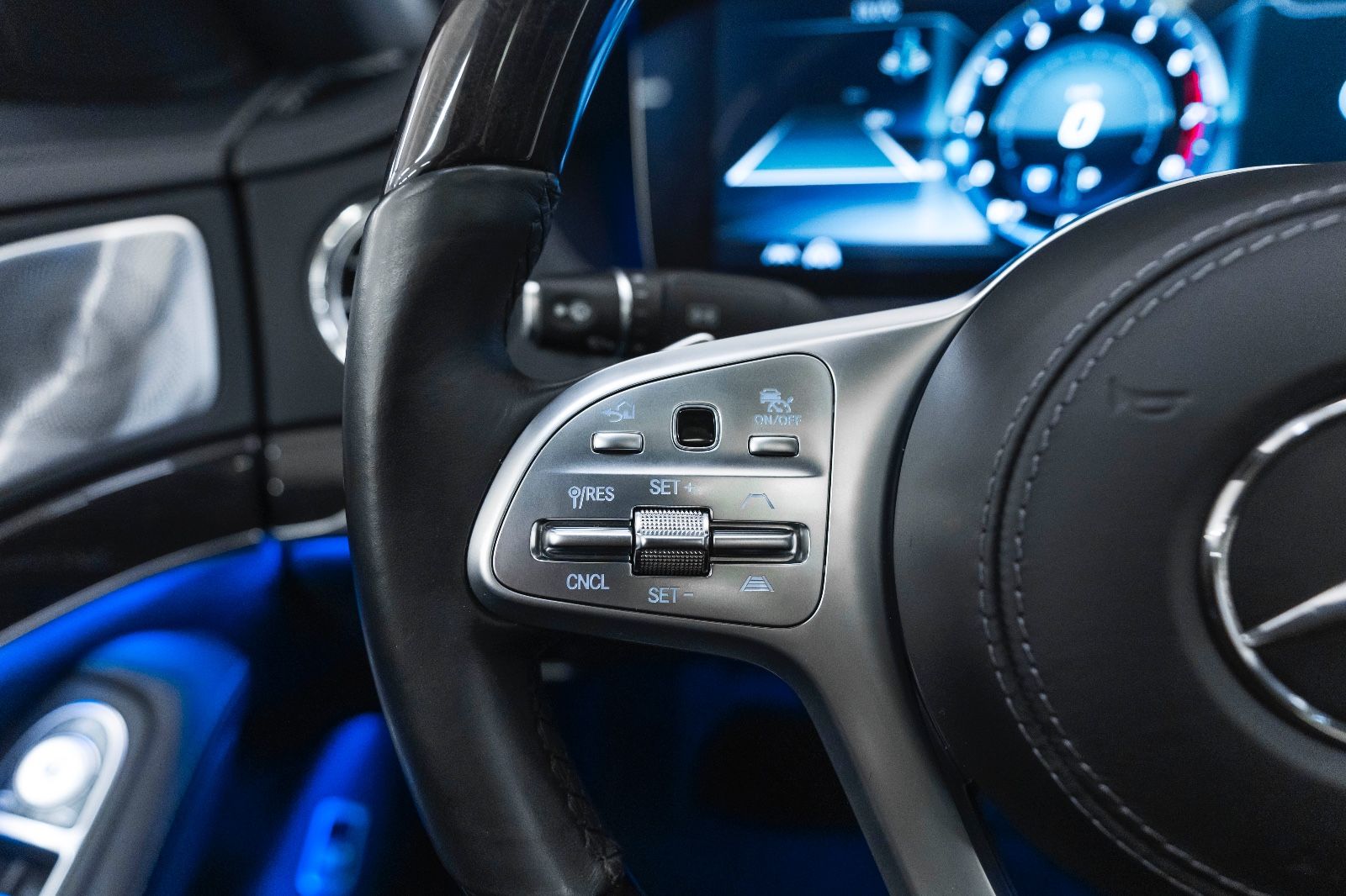 Fahrzeugabbildung Mercedes-Benz S 560 BURMESTER MASSAGE LED HUD 360° LUFT PANO