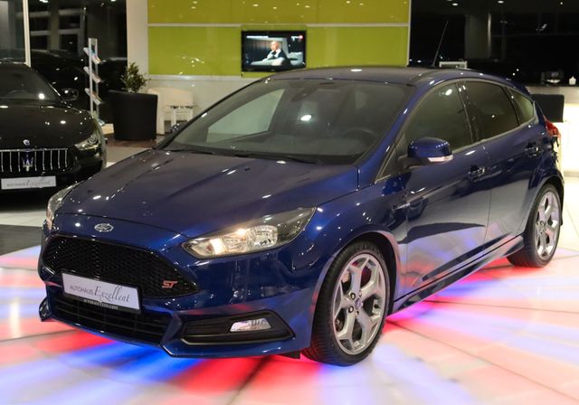 Ford Focus Lim. ST*LEDER*NAVI*ALU*KLIMAAUT*LED*MFL*BC