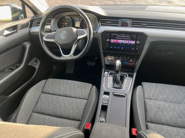 Volkswagen Passat - 12