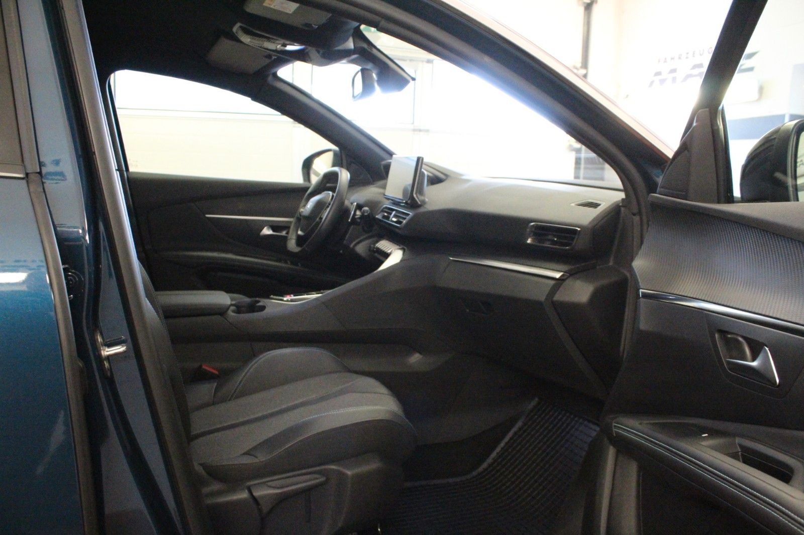 Fahrzeugabbildung Peugeot 3008 Plug-In Hybrid 225 e-EAT8 Allure Pack