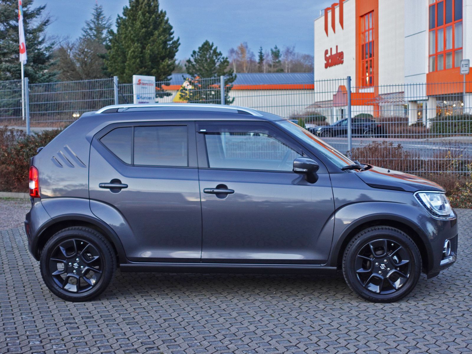 Fahrzeugabbildung Suzuki Ignis 1.2 DUALJET Comfort+ I. Hd RFK Navi App