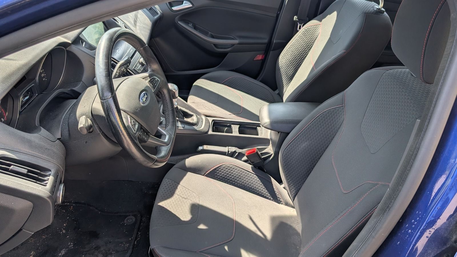 Fahrzeugabbildung Ford Focus Turnier 1.0 eco Boost * beh. FS * SHZ * PD