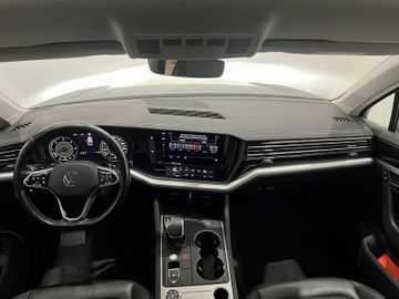 Volkswagen Touareg - 12