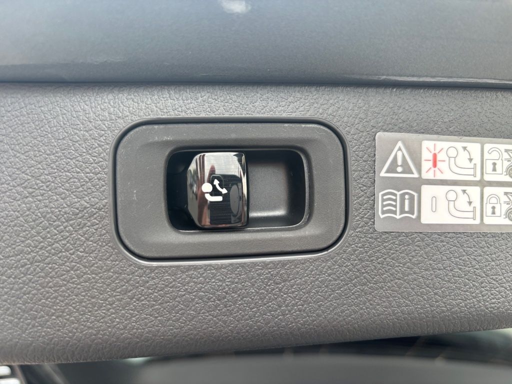 Fahrzeugabbildung Mercedes-Benz C 180 T-Modell AMG NIGHT AHK SOUND DISTR Memory