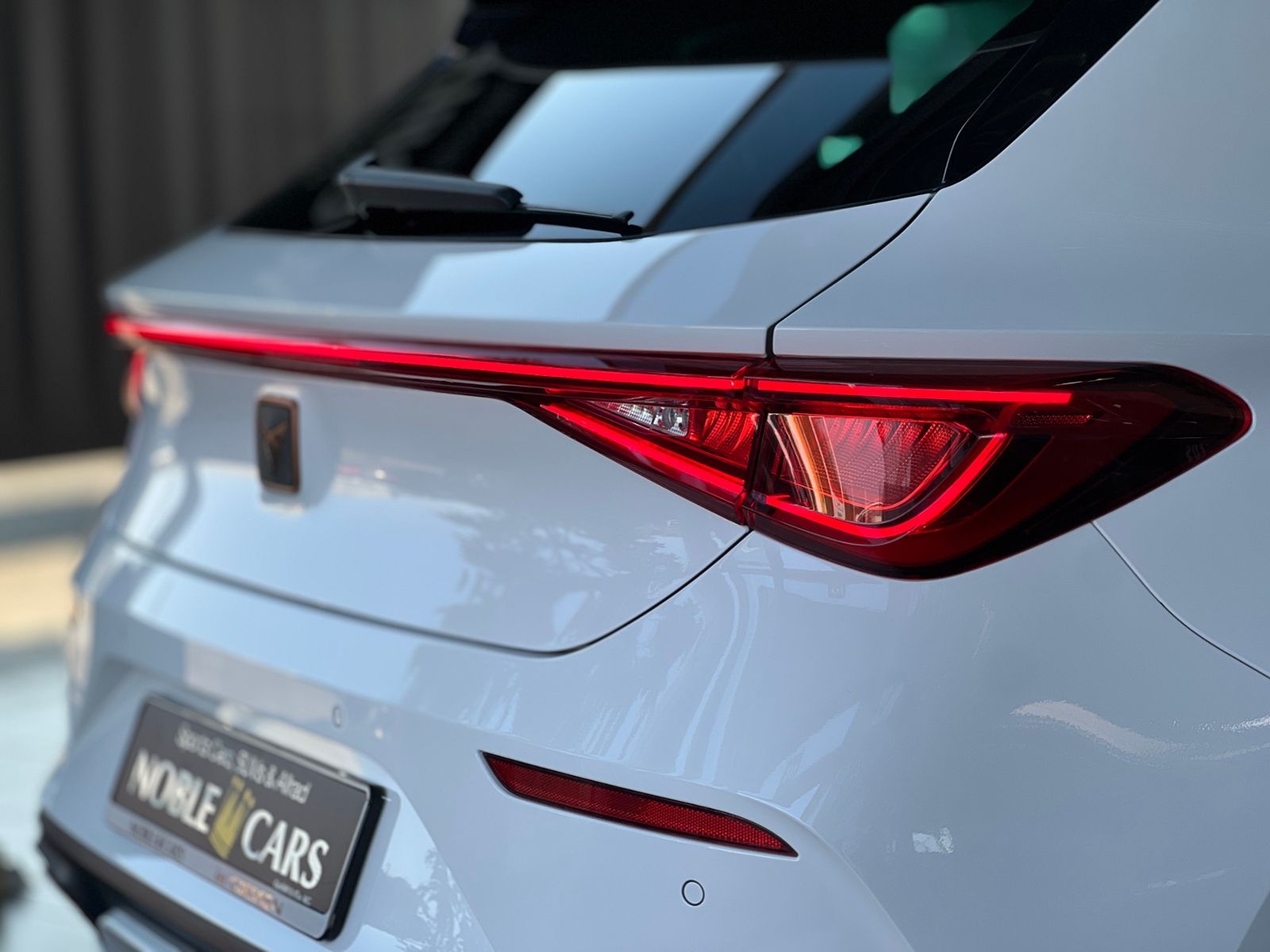 Fahrzeugabbildung CUPRA Leon Lim. VZ e-Hybrid FULL LINK LED NAVI