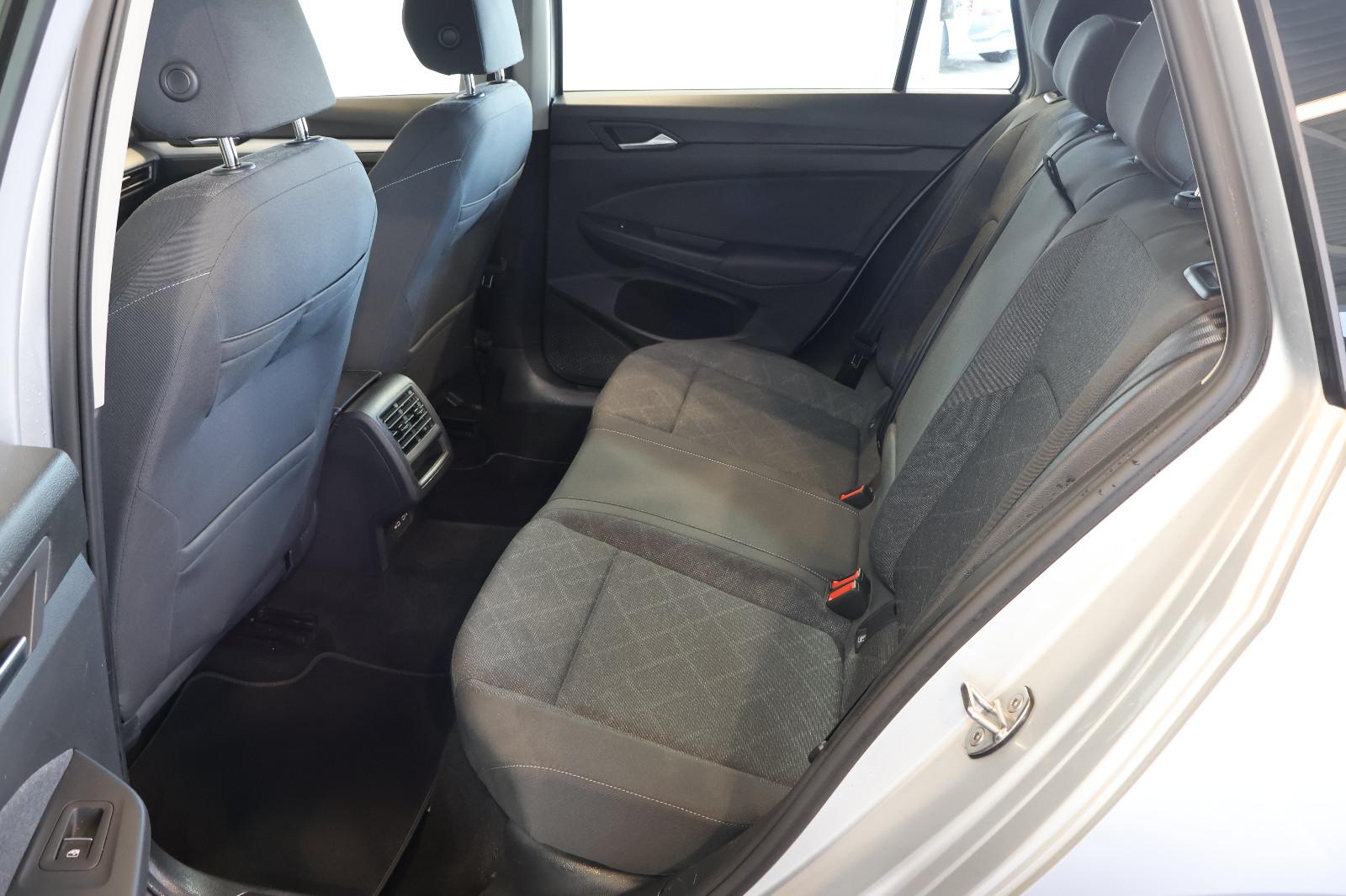 Volkswagen Golf VIII 2.0 TDI Life AID+ACC+LED+AMBIENT+AHK