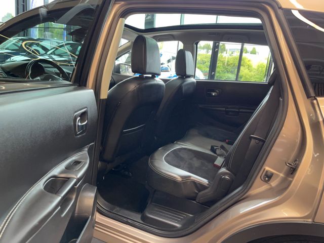Nissan Qashqai+2 2.0 dCi 3604x4 Aut.*NAVI*AHK*PANO*