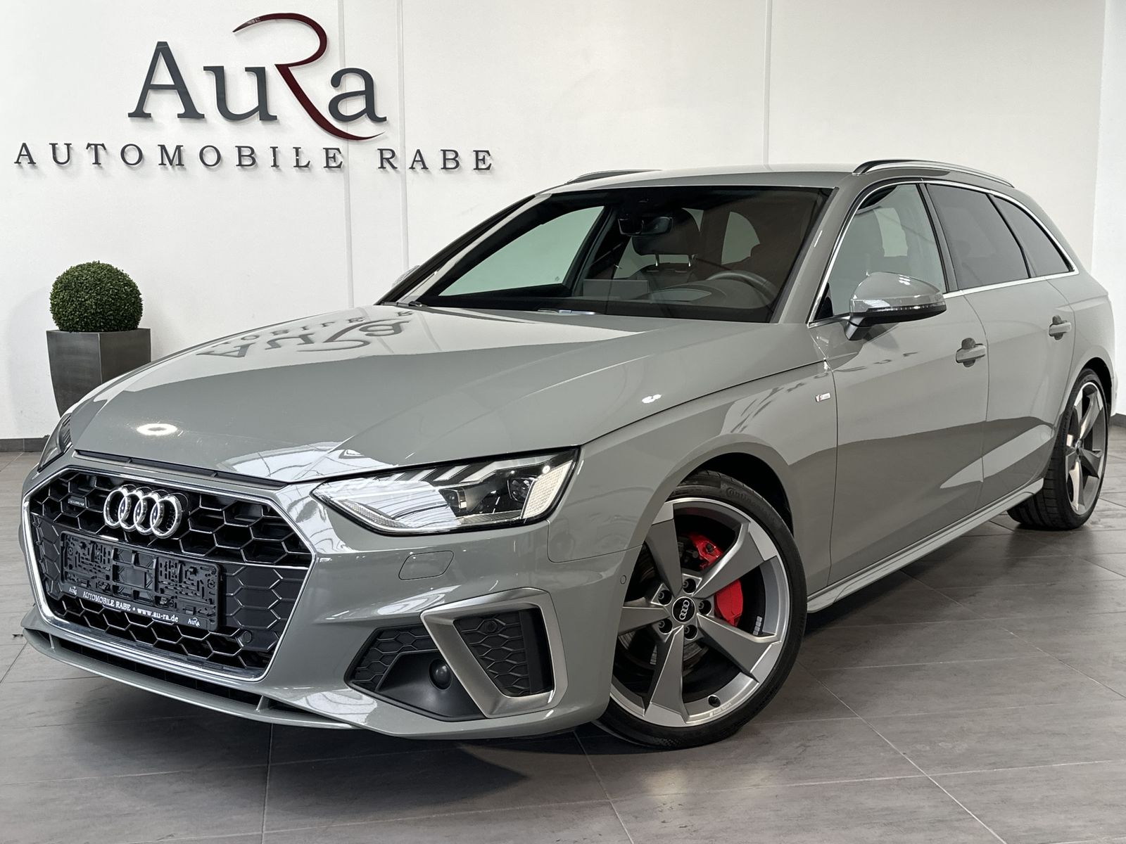 Fahrzeugabbildung Audi A4 Avant 40 TFSI S-Line Qu VCOCK+HUD+NAV+LED+ACC