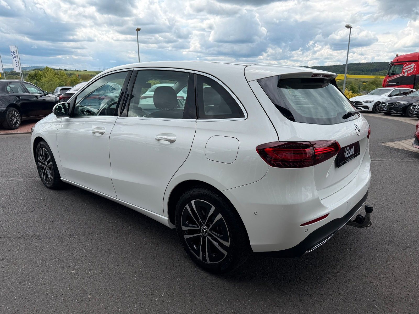 Fahrzeugabbildung Mercedes-Benz B 200 Progressive+AHK+MultiBeam+Memory+RFK+TotW