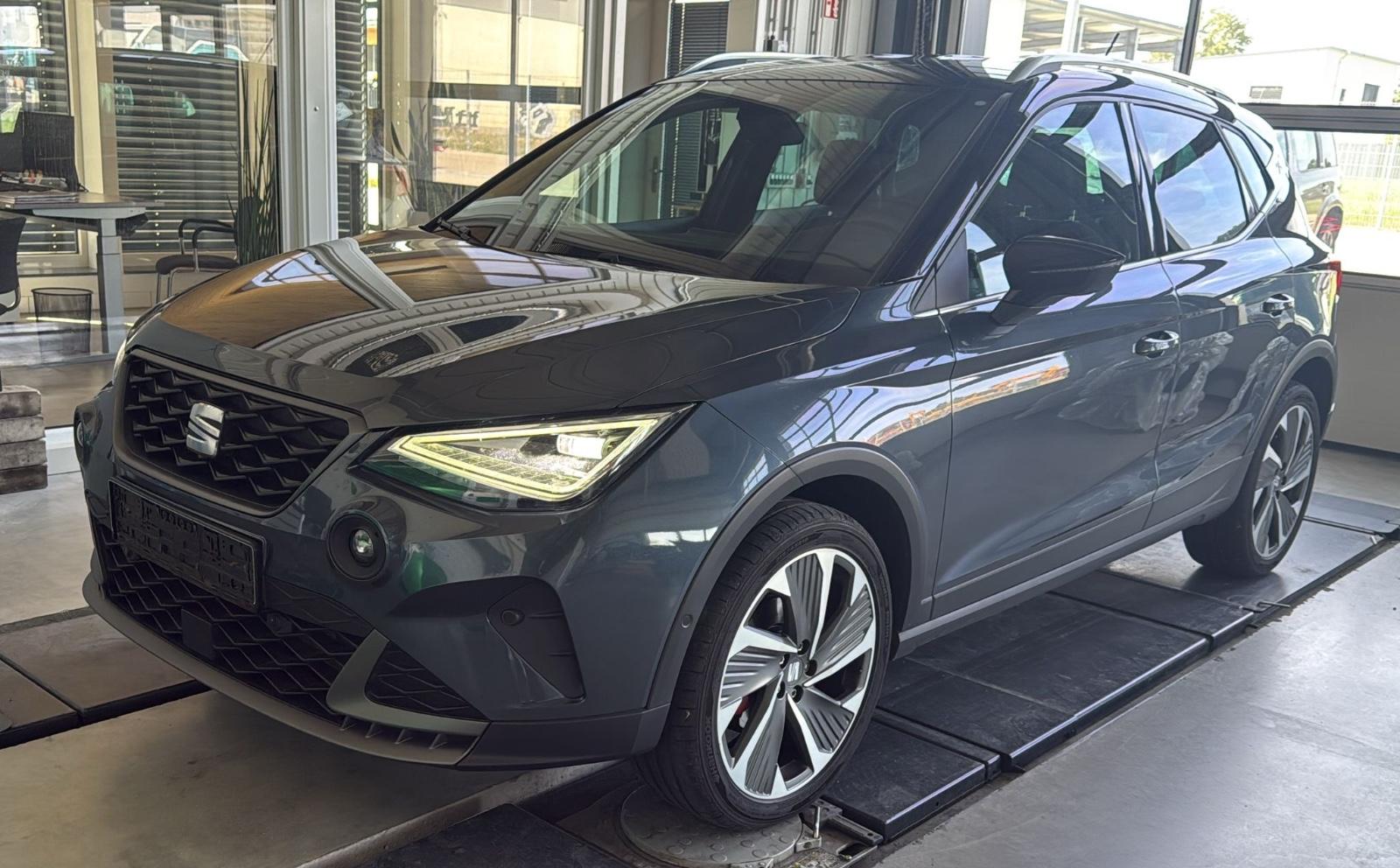 Seat Arona 1.5 TSI DSG FR 18 AHK LED ACC DCC