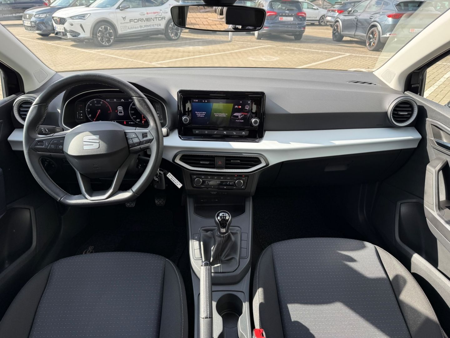 Fahrzeugabbildung SEAT Ibiza Style DigiCockpit LED CarPlay Klima Front