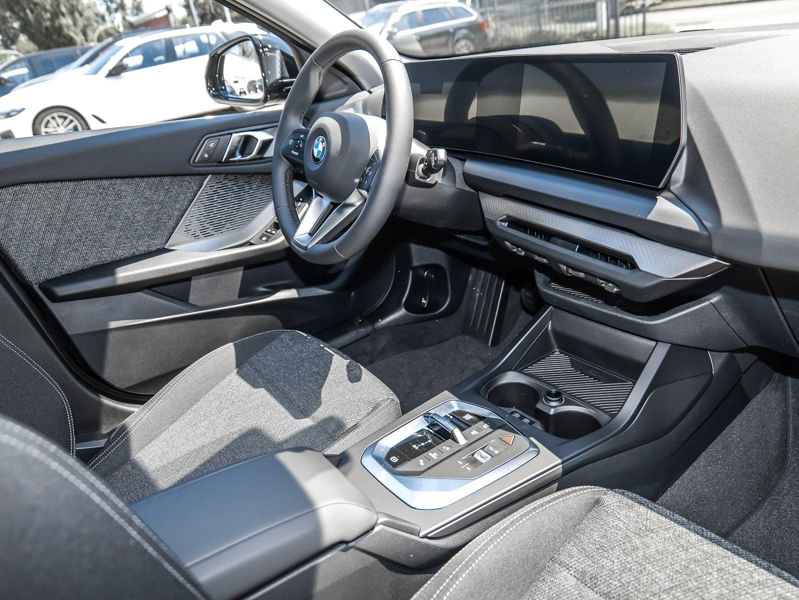 BMW 118d RFK NAVI LED PDC V+H DAB Parkass. Tempomat