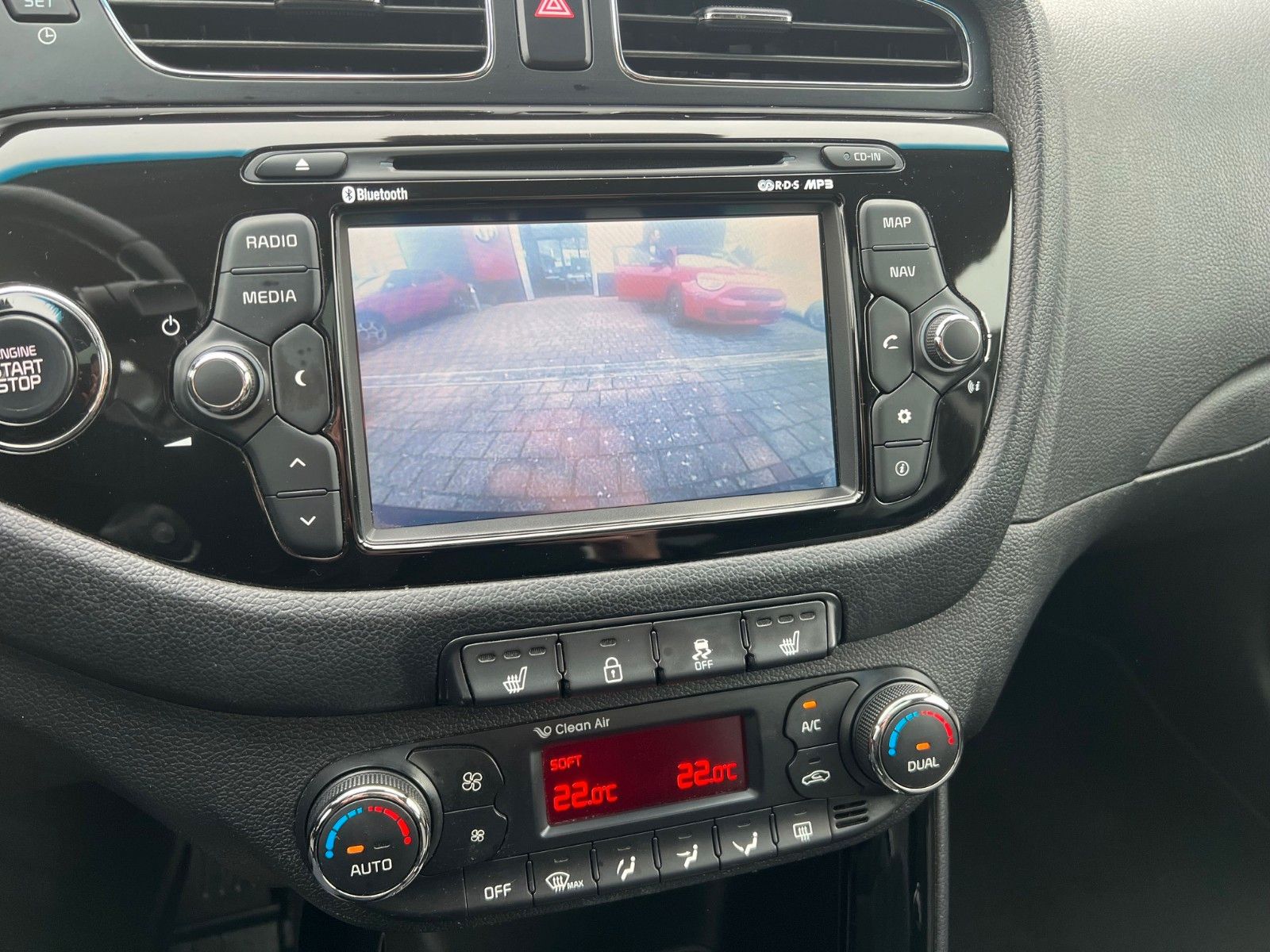 Fahrzeugabbildung Kia KIA CEED 1.6 DCT SPIRIT AUTOMATIK PANORAMADA