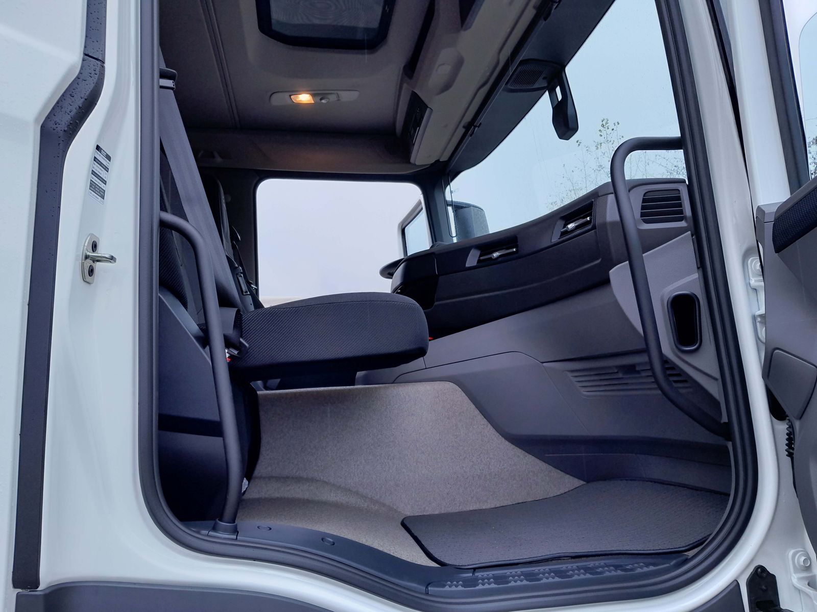 Fahrzeugabbildung DAF XD 370 Fa Swing-Board-Aufbau