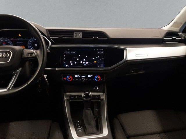 Fahrzeugabbildung Audi Q3 45TFSIe AHK Navi StdHz eleHeck Sportsitze 18"