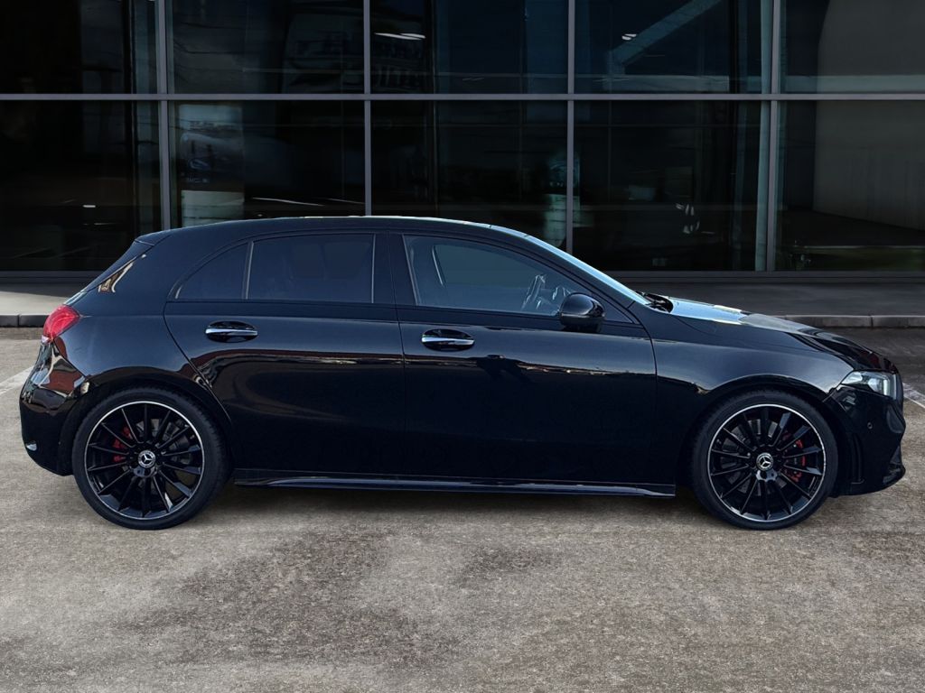 Fahrzeugabbildung Mercedes-Benz A 250 7G-DCT AMG Line