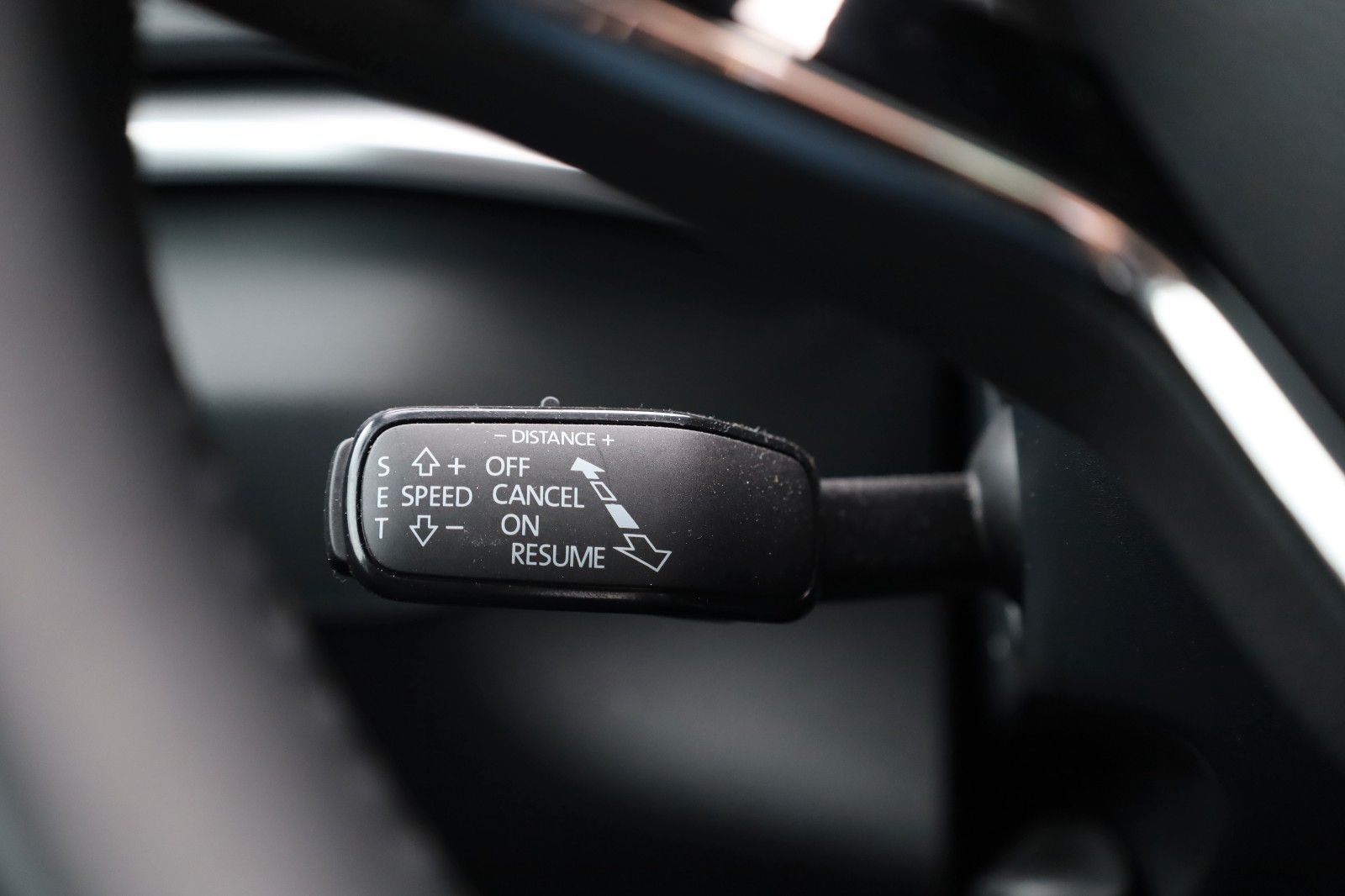 Fahrzeugabbildung SKODA Karoq Ambition 1.5 ACT DSG *Smart Link *SHZ
