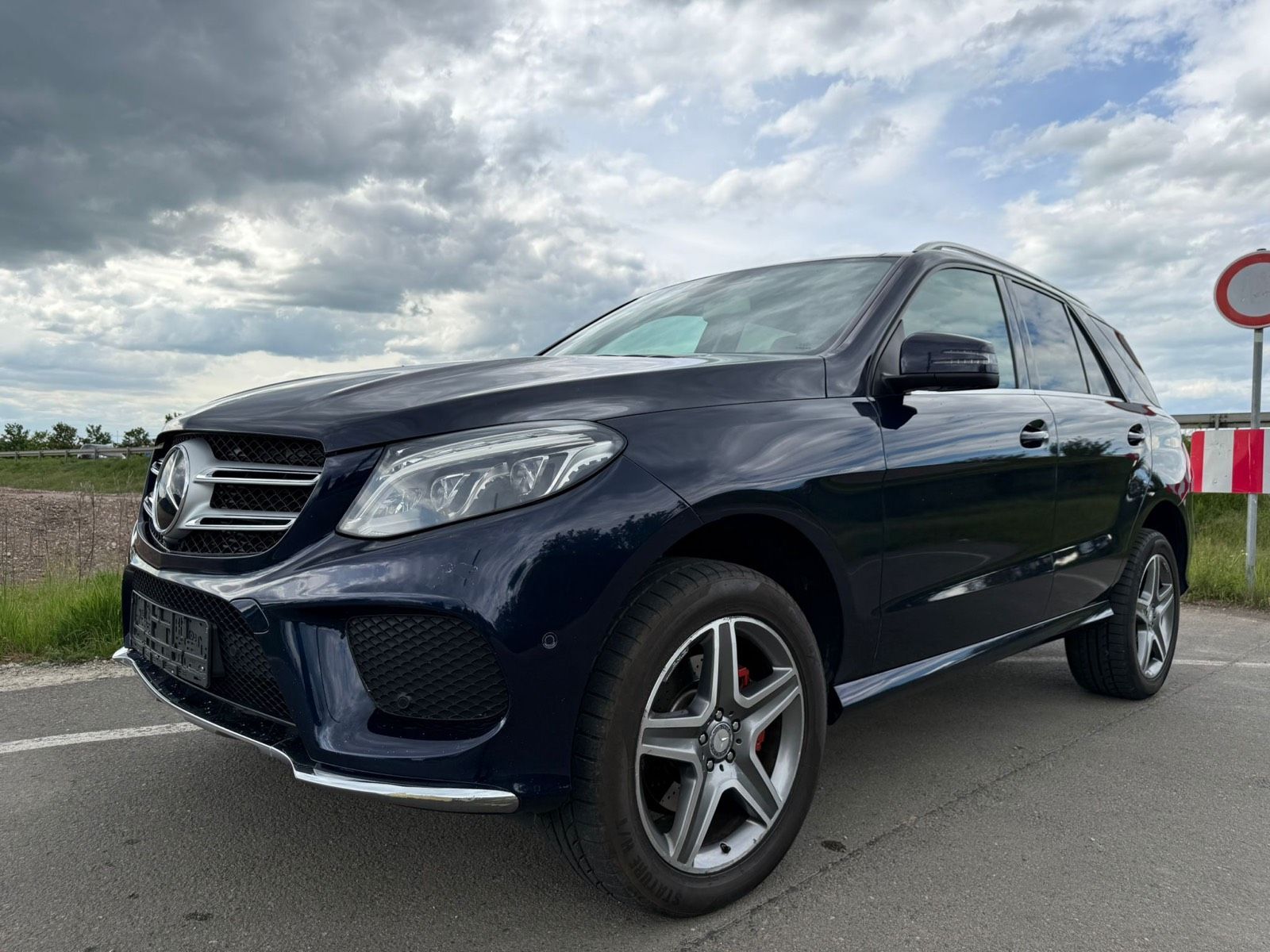 MERCEDES-BENZ Mercedes GLE 350 D AMG-Line Standheizung AHZV