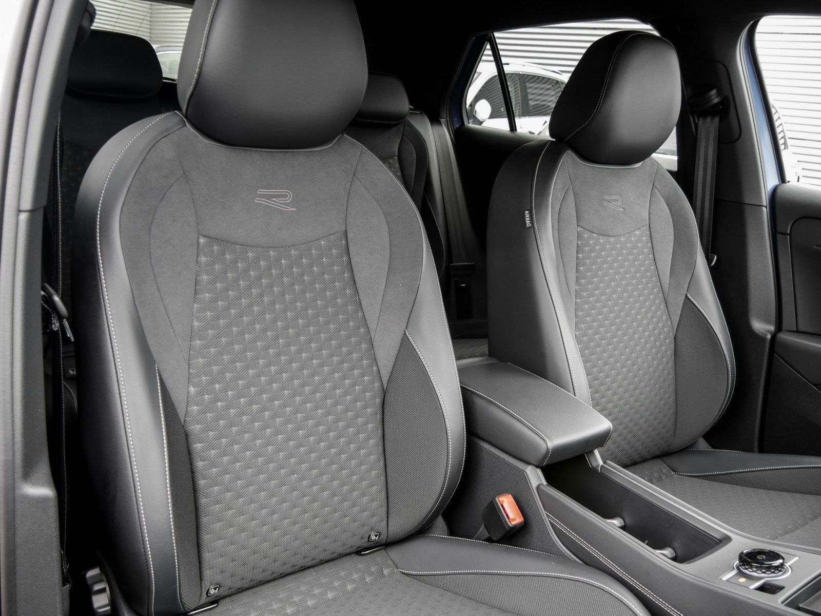 Volkswagen T-Roc - Bild 7