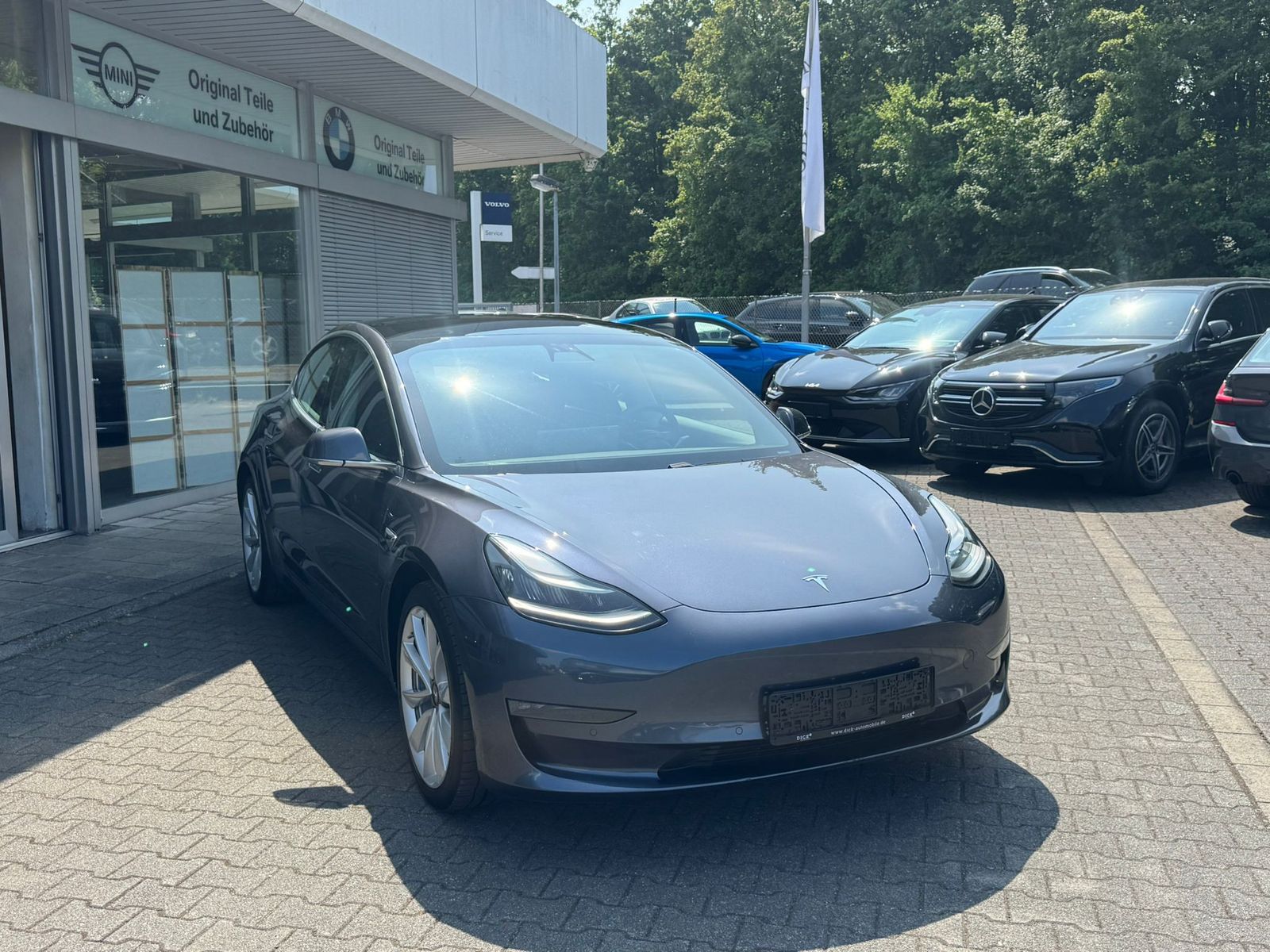 Fahrzeugabbildung Tesla Model 3 LR Dual AWD PANO+STDHZ+NAVI+LED+ACC+