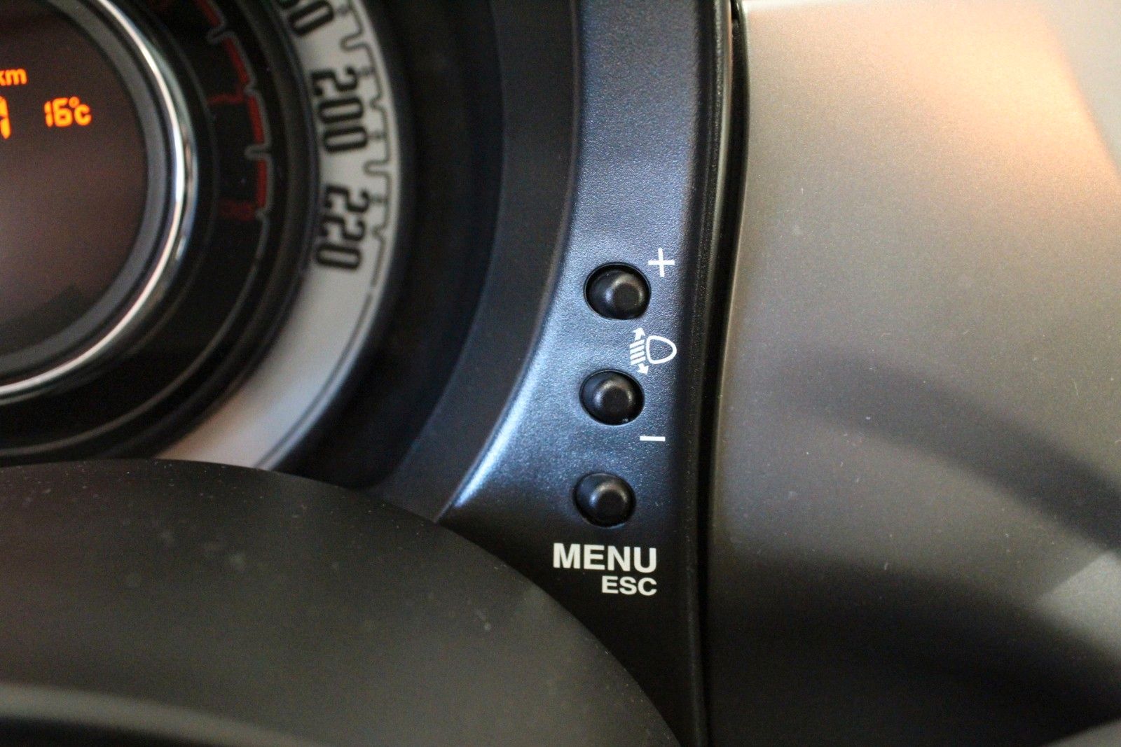 Fahrzeugabbildung Fiat 500 1.2 8V *Sonderedition by Diesel*
