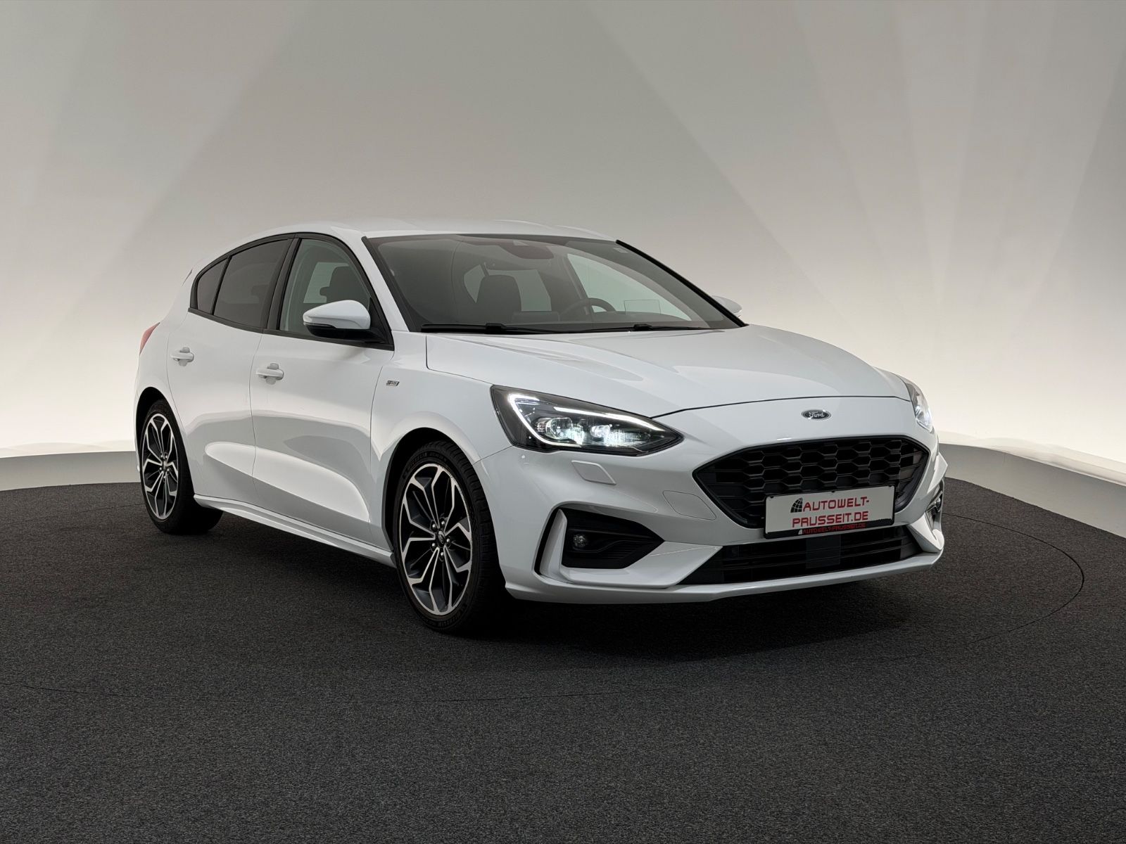 Gebrauchtwagen Ford Focus Focus Lim. 1.0*ST LINE*LED-B&O-HUD-ACC-LHZ-KEY in Dirlos