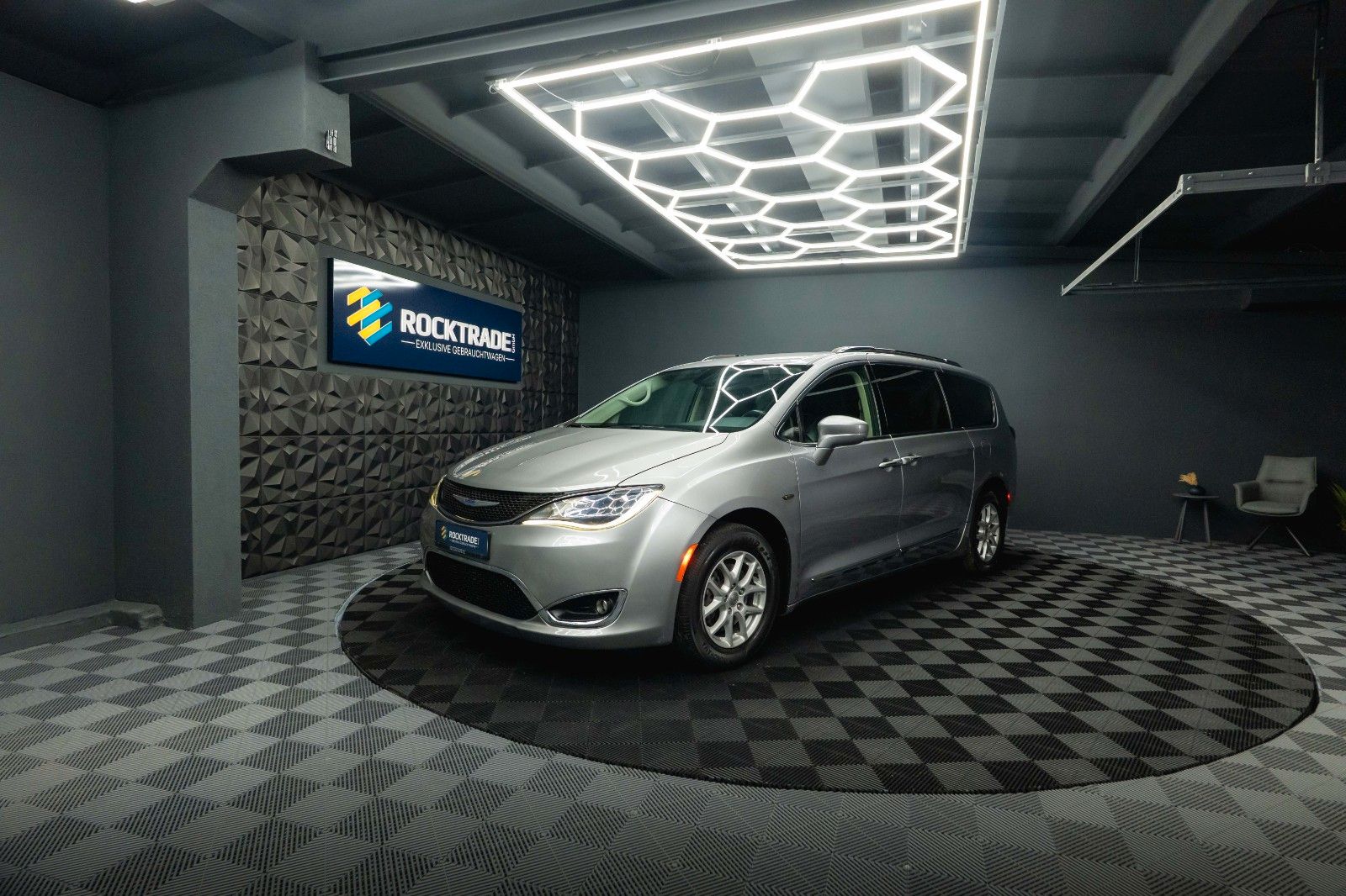 Fahrzeugabbildung Chrysler Pacifica 3.6 V6 Touring L *7 Sitze*LED*Kamera*