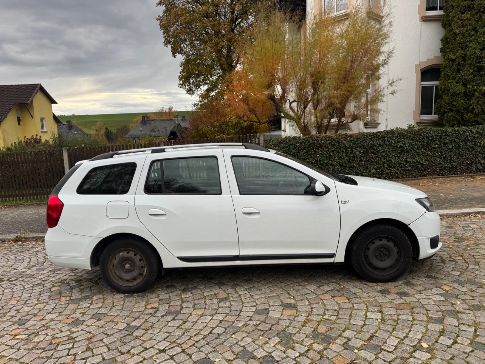 Dacia Logan 2014 — двигун 898 cm³, 90 HP (66kW)