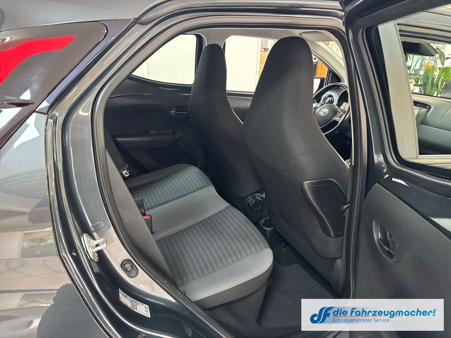 Fahrzeugabbildung Toyota Aygo X-Play Connect ACC Apple CarPlay Android Au