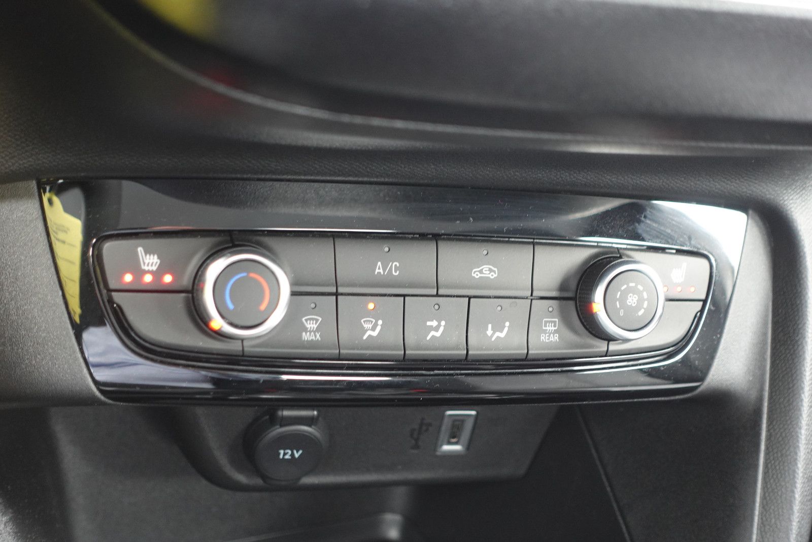 Fahrzeugabbildung Opel Corsa 1.2Turbo Edition Allwetter,PDC,Sitzh.,LED