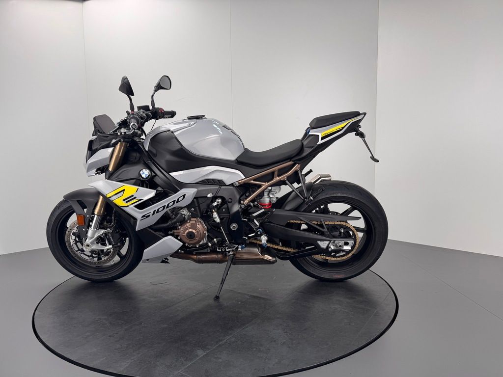 Fahrzeugabbildung BMW S1000 R *TOP-ZUSTAND *SCHMIEDERÄDER