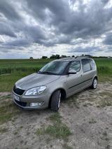 Skoda Roomster 1.6 16V Scout Plus Edition Tiptroni... - Skoda Roomster Scout mit Benzin-Antrieb