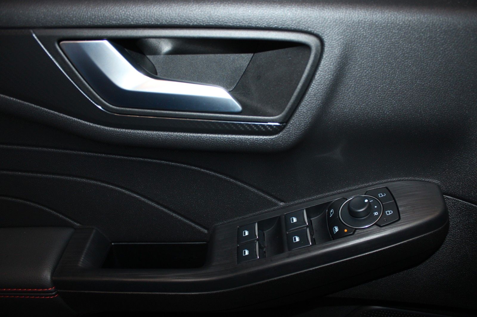 Fahrzeugabbildung Ford Kuga ST-Line LED NAVI HUD CAM WinterPaket uvm.