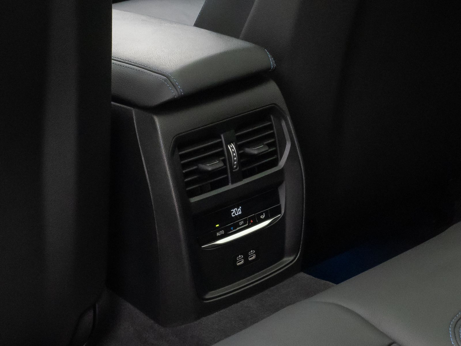 Fahrzeugabbildung BMW 330d M Sport Pro Panorama Kamera DAB H/K HUD