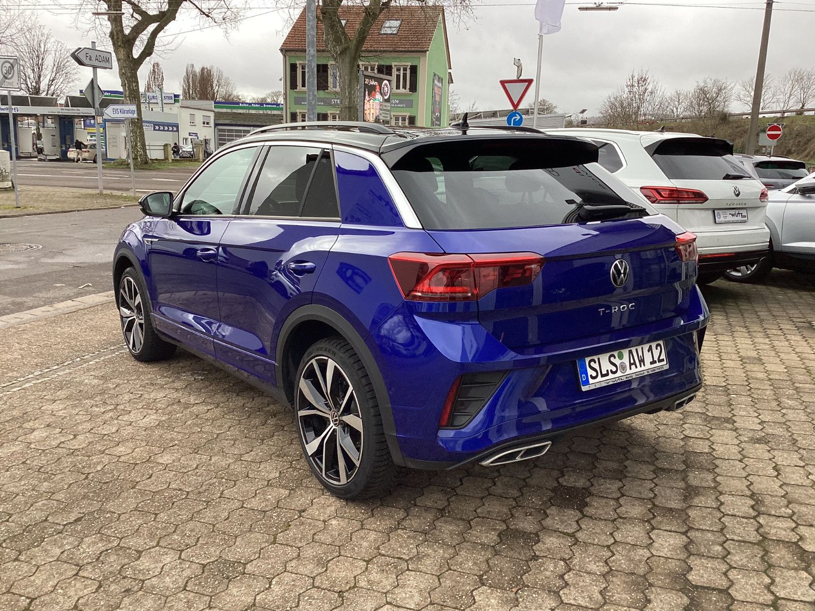 Fahrzeugabbildung Volkswagen T-Roc R-line 1.5TSI DSG Navi IQ.Light ACC Kamera