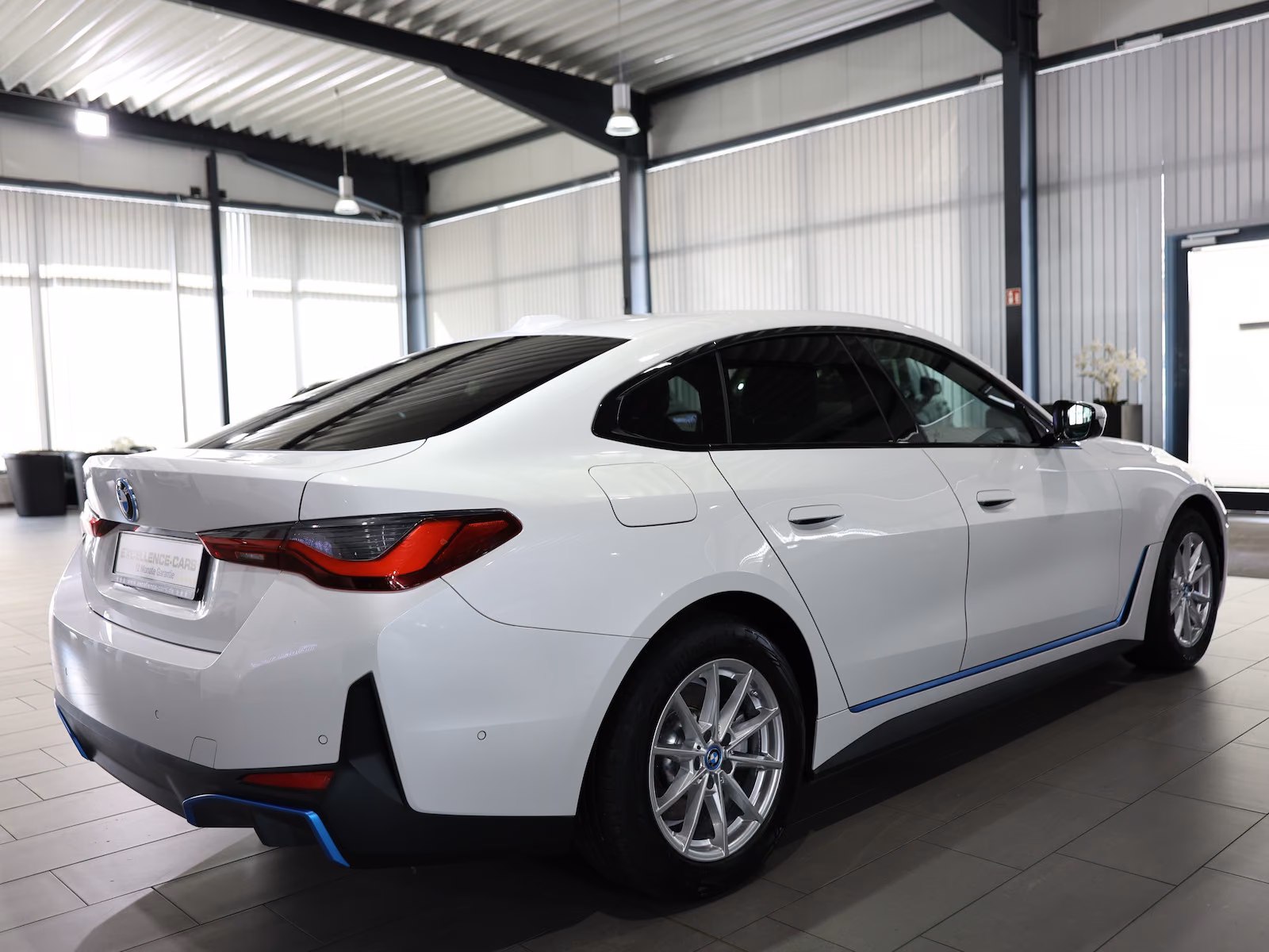 BMW i4 40 eDrive 100% HARMAN/KARDON, LEDER, HEAD-UP, миниатюра 10