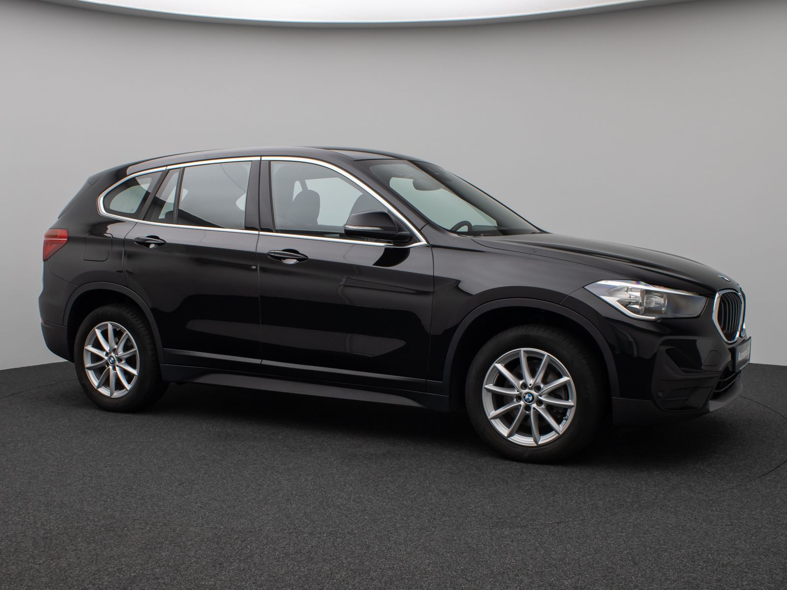 Fahrzeugabbildung BMW X1 sD18d Parkassist DAB Navi DrivAssis PDC Sport