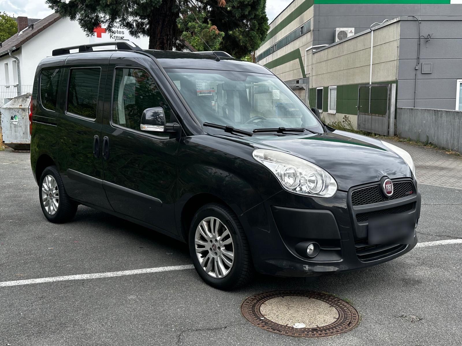 Fiat Doblo 2013 — rear view