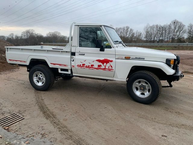 Toyota Land Cruiser Pick-up BJ 75