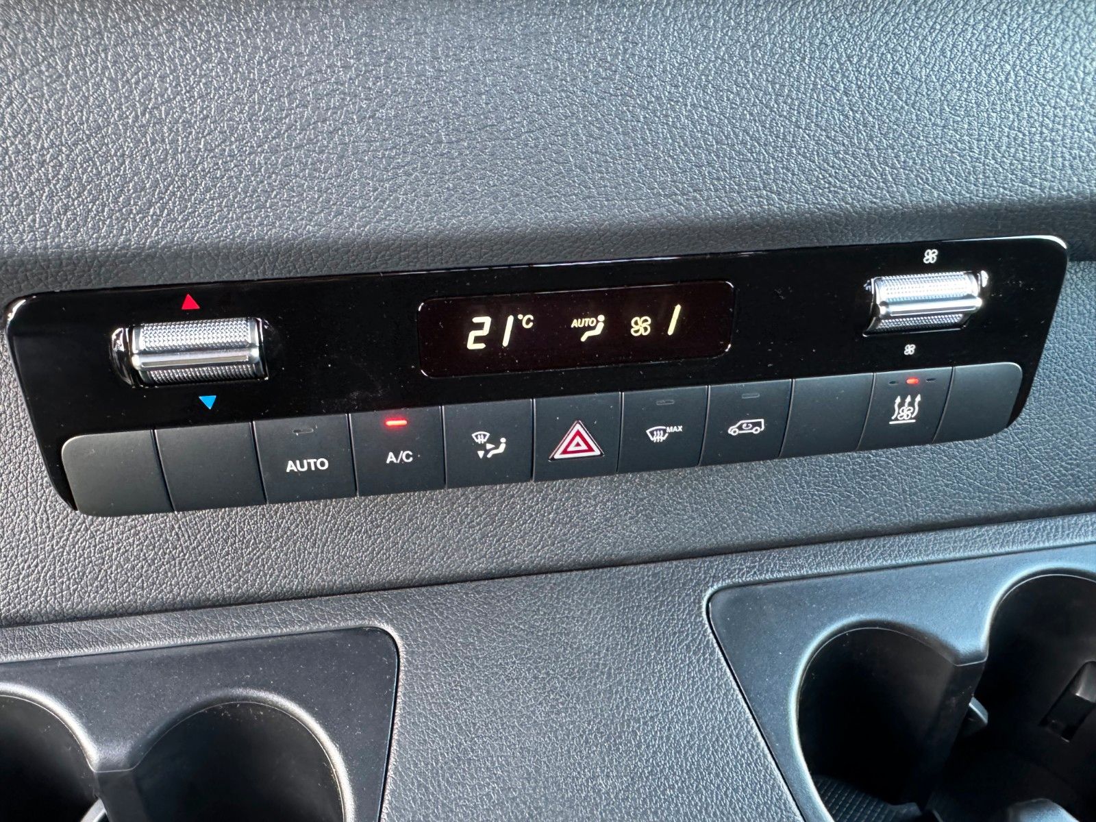 Fahrzeugabbildung Mercedes-Benz Sprinter 315 CDI 9G AHK Schwing Stdheiz