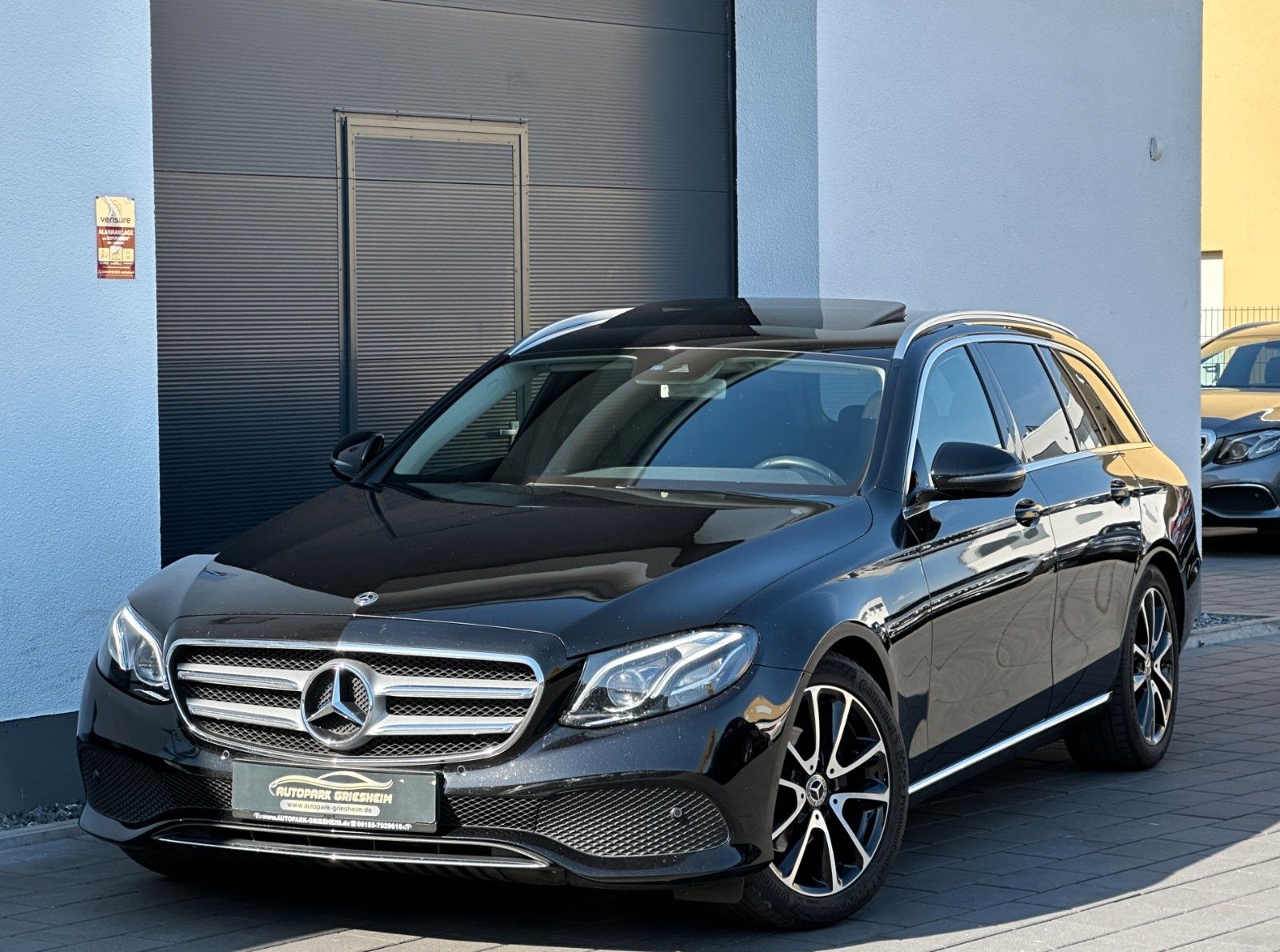 MERCEDES-BENZ E 220 d 9G*AVANTGARDE*AHK*S-DACH*M-BEAM*KAMERA*