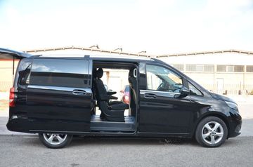 Mercedes V 220 - 11