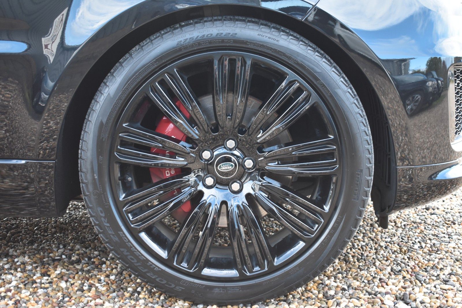 Fahrzeugabbildung Land Rover Range Rover Sport HSE P400 Dynamic Stealt Black