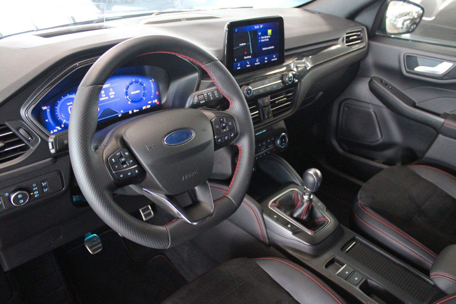 Fahrzeugabbildung Ford Kuga ST-Line X LED B&O HUD ACC WinterPaket Panod