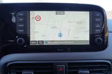Hyundai i10 Trend AUT.-NAVI-ALU-TEMPOMAT-KAMERA-SHZG-PDC