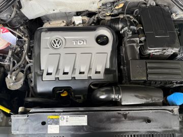 Volkswagen Tiguan - 12
